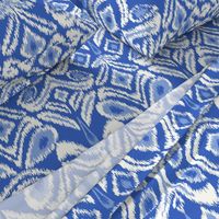 ikat flower/blue and white/jumbo