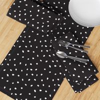 Modern Dot Retro Black White