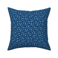 truchet ribbons small - classic blue