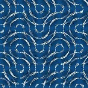 truchet ribbons small - classic blue