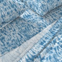 Woodgrain shibori blue large