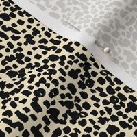 animal print - small scale cream