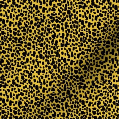 animal print - small scale mustard