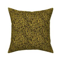 animal print - small scale mustard