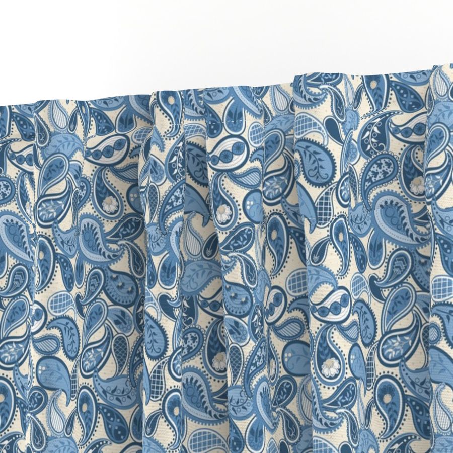 May Paisley: Plate Blue Modern Paisley Design