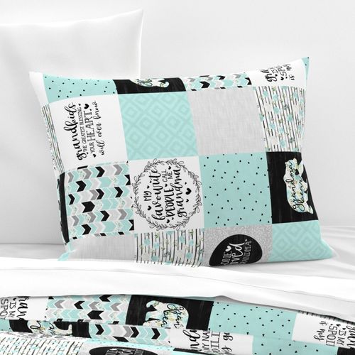 Grandma Bear//Mint - Wholecloth Cheater Quilt - Rotated