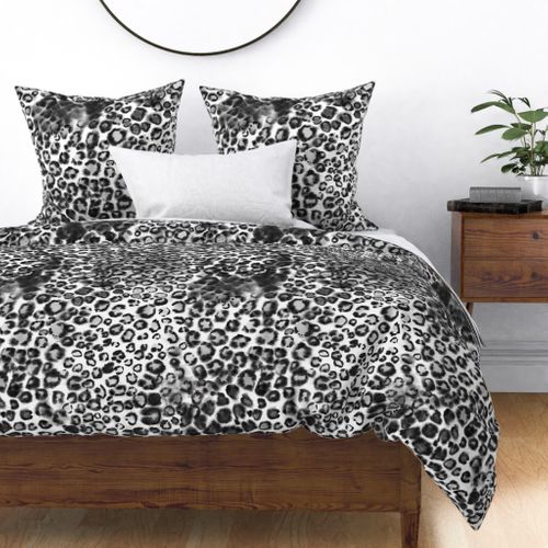 Animal leo print black and white, watercolor  leopard