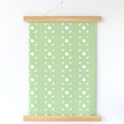 Trelliage SOFT GREEN CIRCLE TRIM