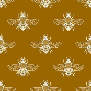 Baby Bee White on Toffee // large