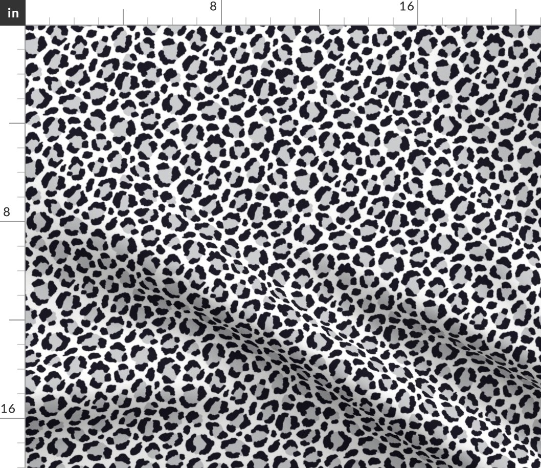 Monochrome leopard print