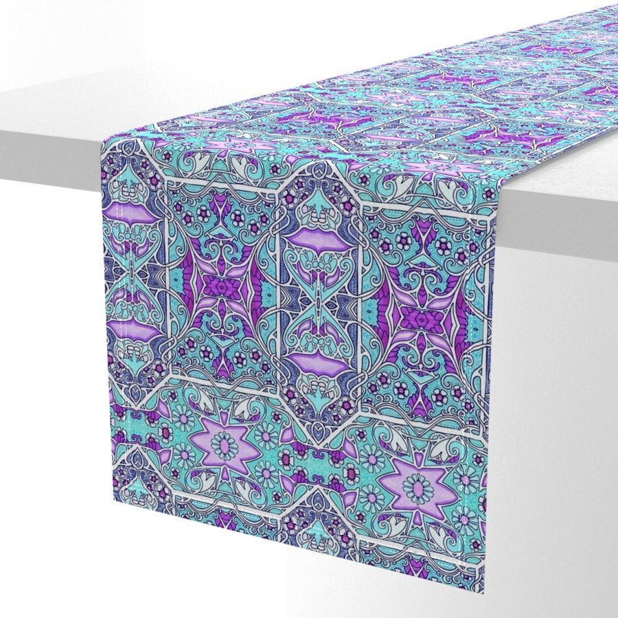 HOME_GOOD_TABLE_RUNNER