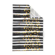 cestlaviv_Black Stripe Gold Hearts